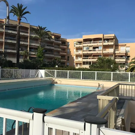 Golfe Juan, Quiet With Pool, Near The 公寓 瓦洛里