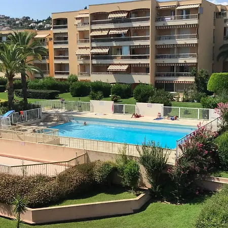 公寓 Golfe Juan, Quiet With Pool, Near The 瓦洛里