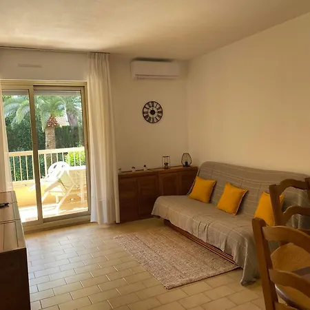 Apartment Golfe Juan, Quiet With Pool, Near The